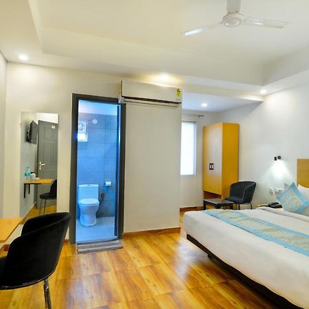 The Red York Hotel Ghaziabad Buitenkant foto
