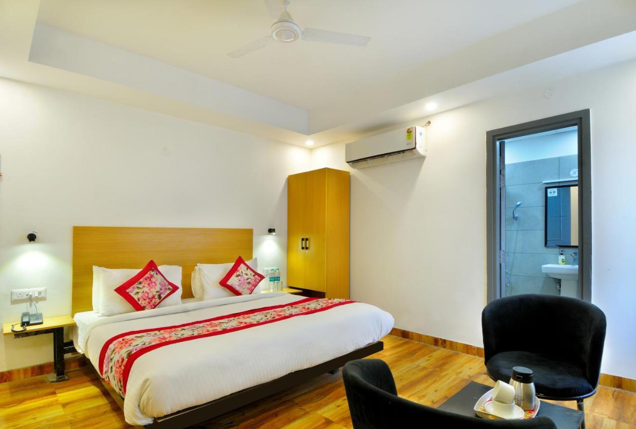 The Red York Hotel Ghaziabad Buitenkant foto