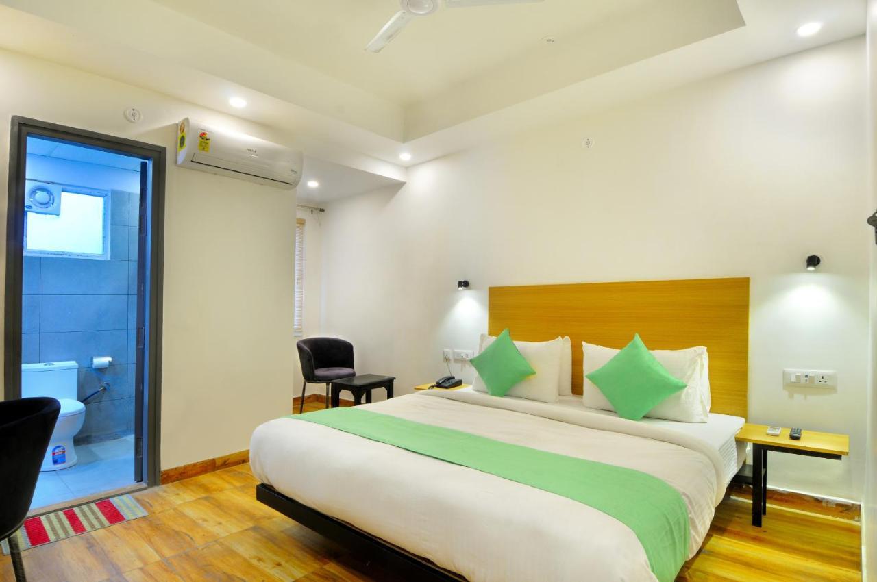 The Red York Hotel Ghaziabad Buitenkant foto