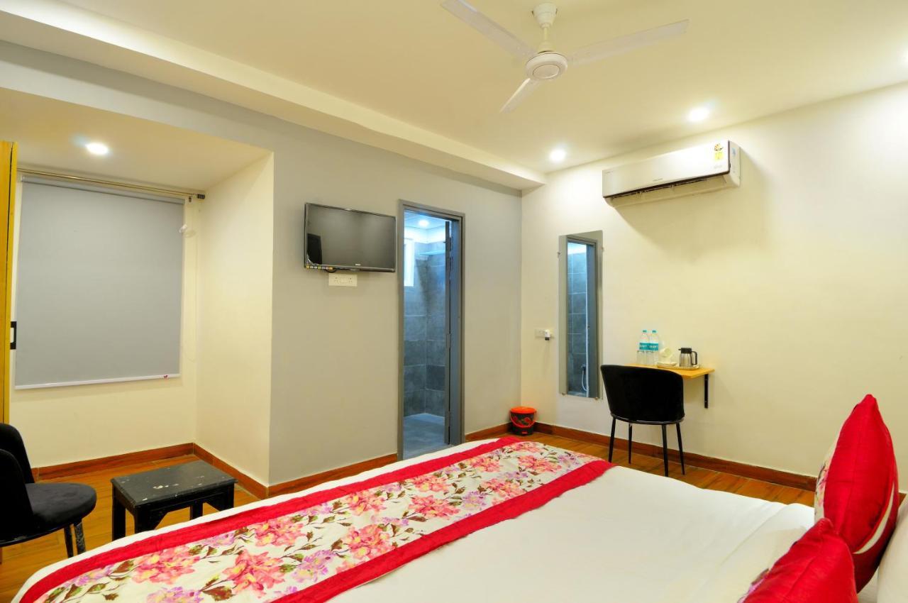 The Red York Hotel Ghaziabad Buitenkant foto