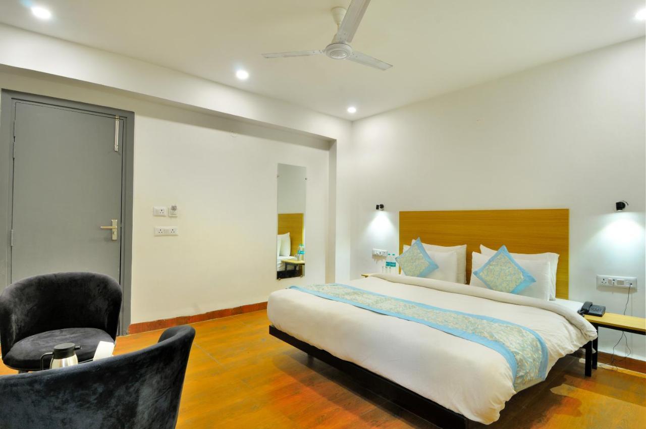 The Red York Hotel Ghaziabad Buitenkant foto