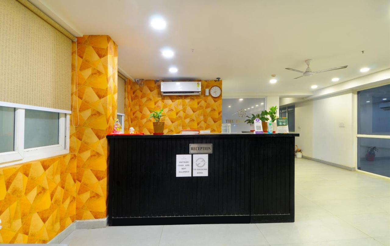 The Red York Hotel Ghaziabad Buitenkant foto